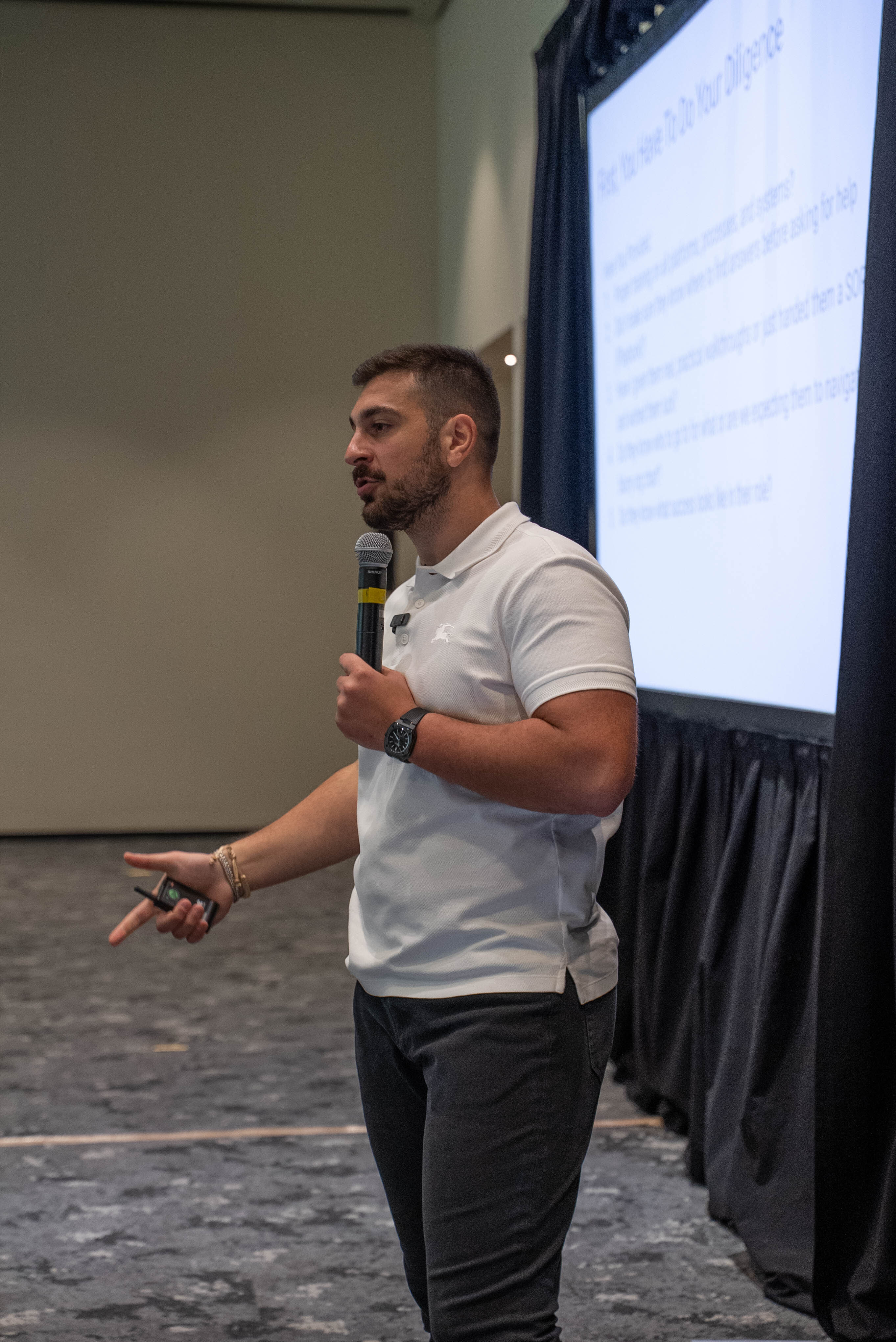Fredo Moussa, Founder of Peakable, speaking at a marketing conference